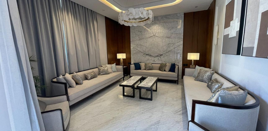 فيلا في حي القيروان بالرياض